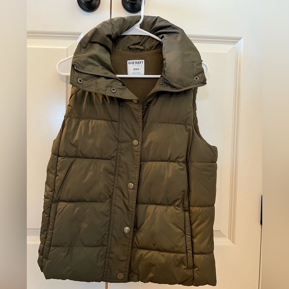Old Navy Puffer Vest, Olive Green, size Medium